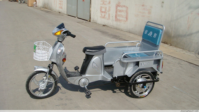 2005年尊龙凯时3号车.jpg